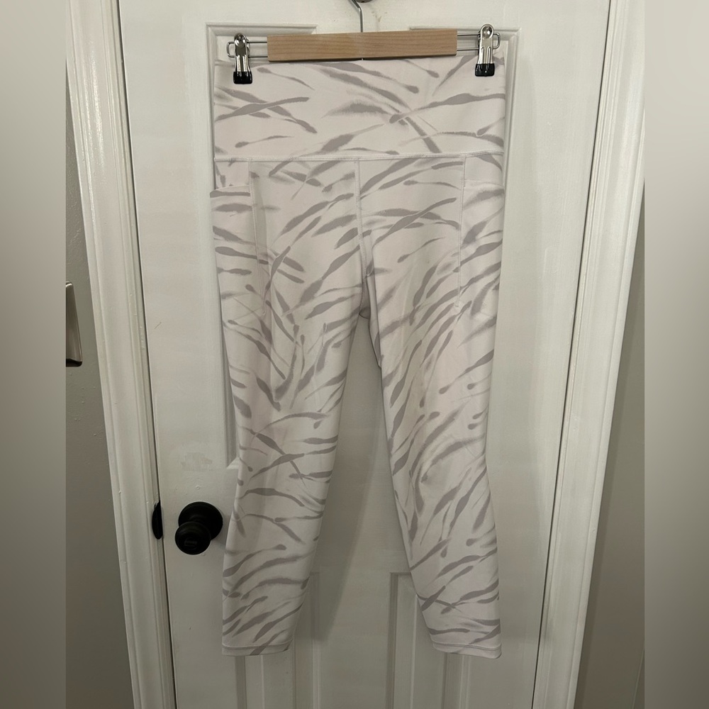 Athleta Light Gray & White Printed High-Waist Leggings